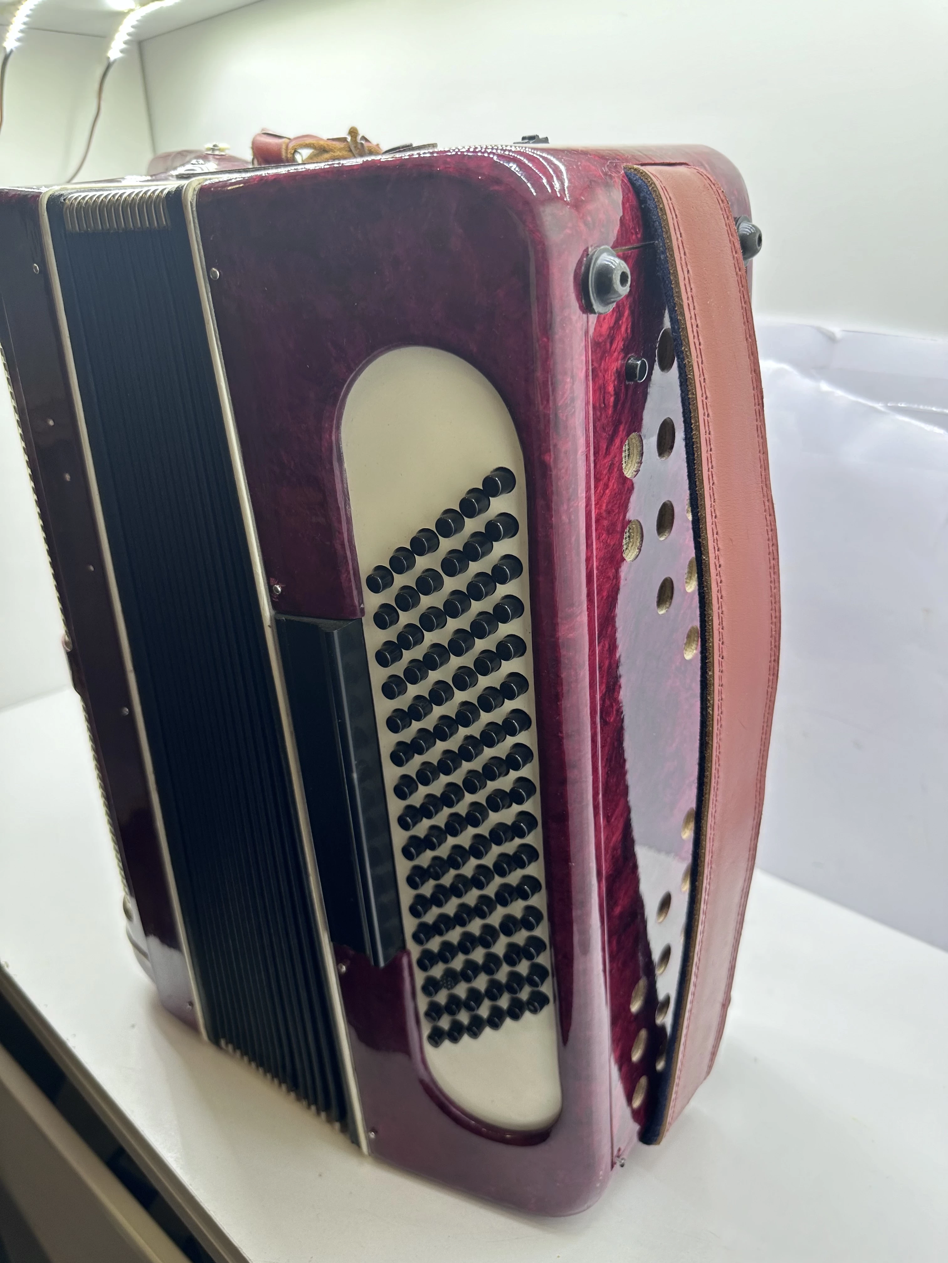 akordeon-marinucci-96-basow-walizka-product-id-b0adab6e-fe47-4e33-abbb-9b2228764970