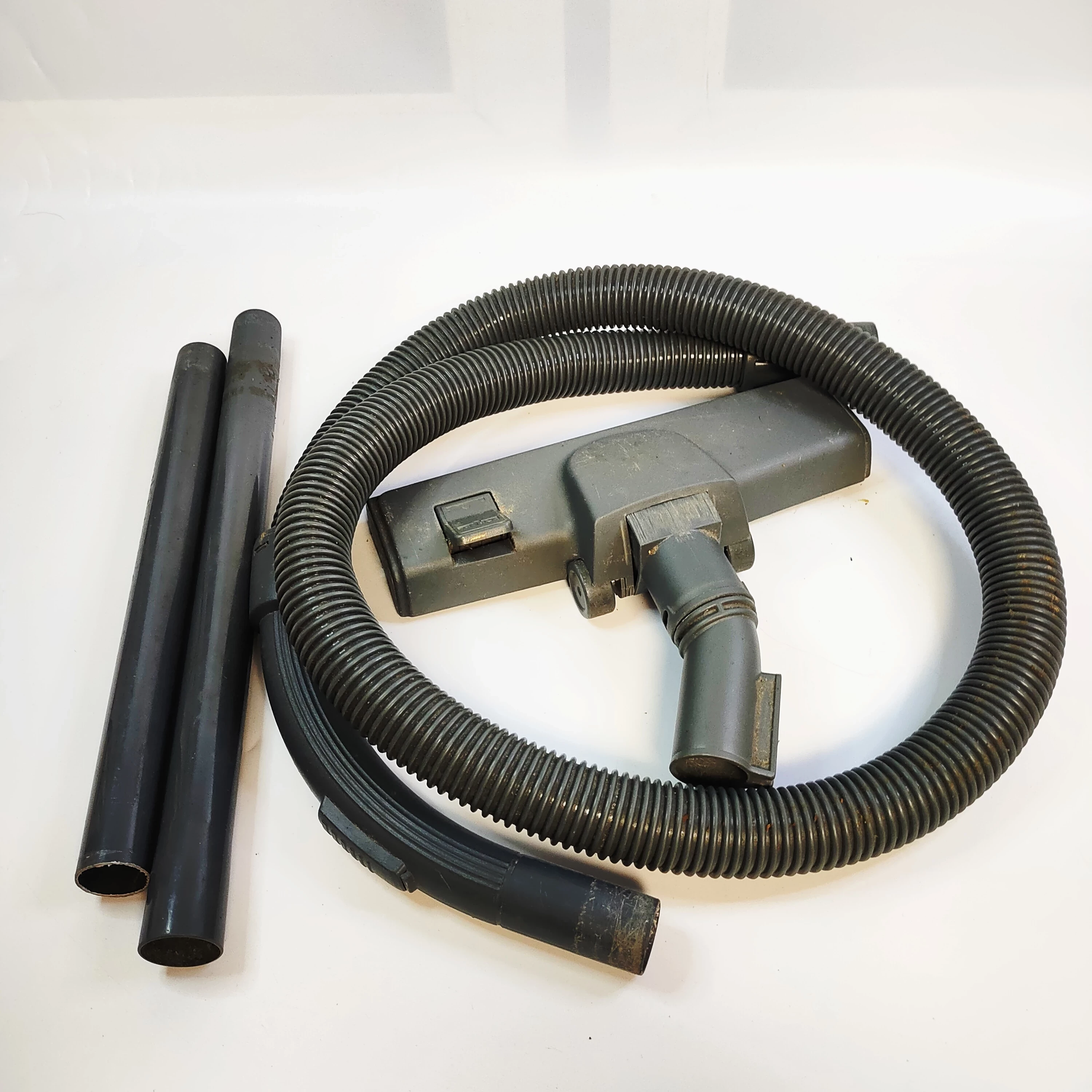 odkurzacz-bezworkowy-tesco-vcbl15-moc-1000-w-moc-1200