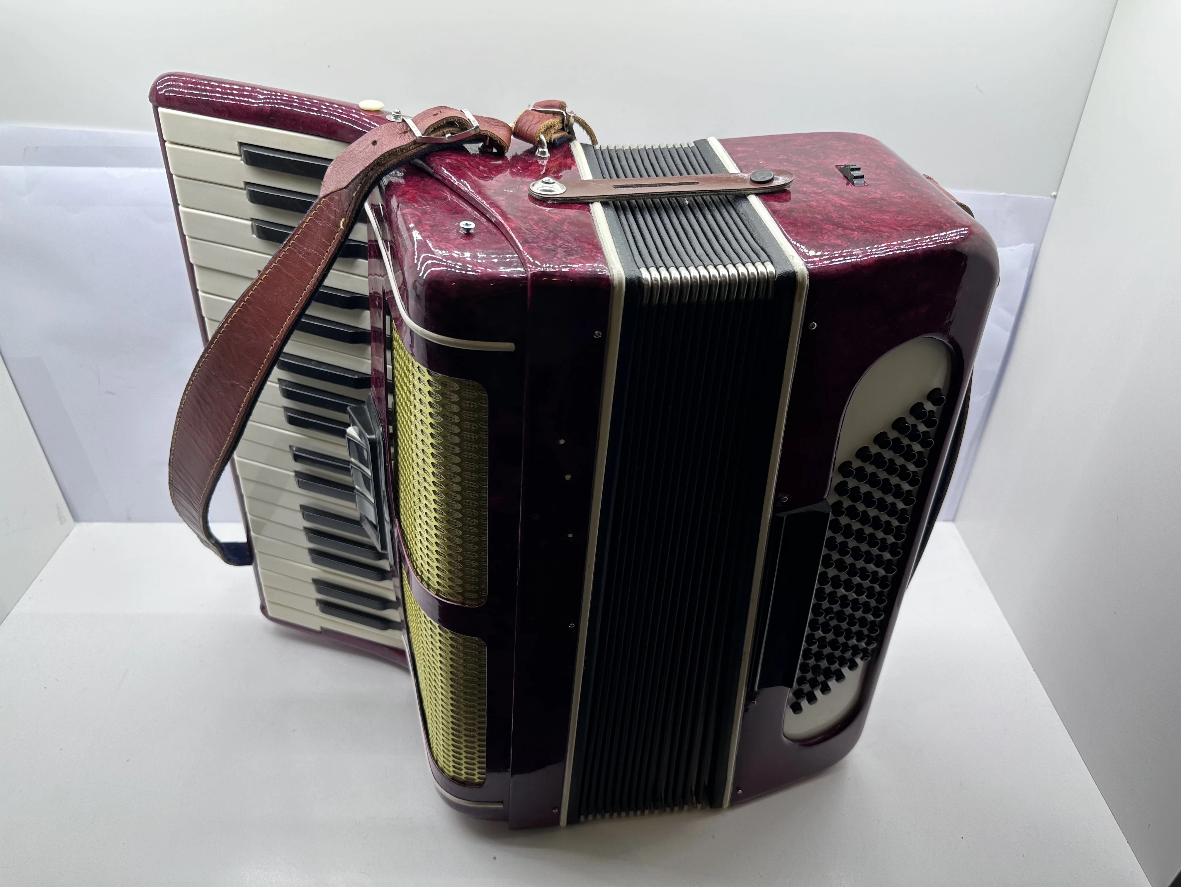 akordeon-marinucci-96-basow-walizka-plac-kosciuszki-20-wroclaw