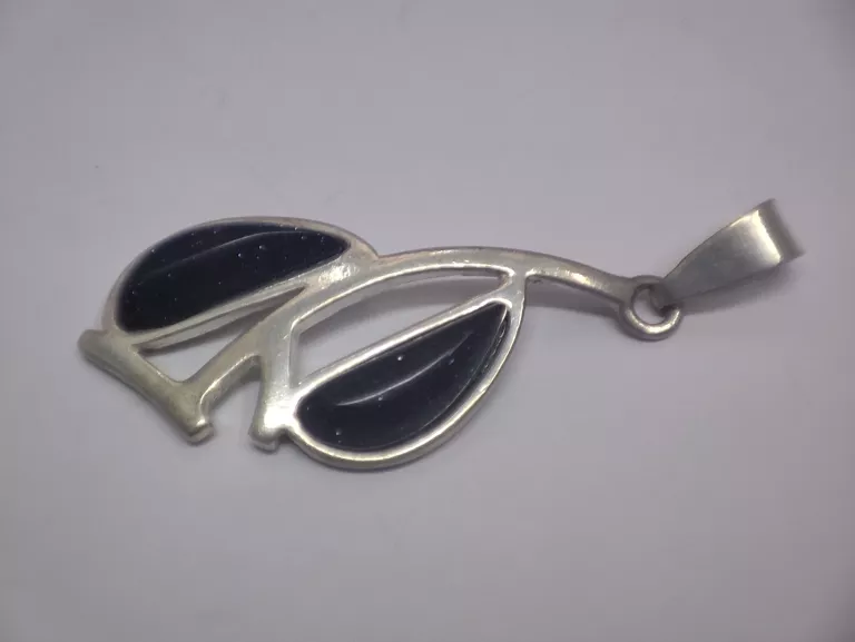 srebrna-zawieszka-z-ciemnym-kamieniem-925-398-g-kamien-17088-128