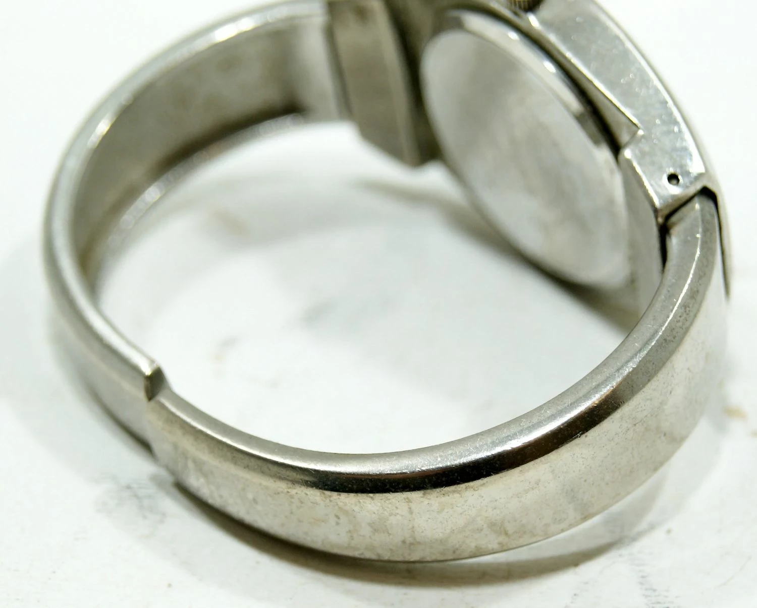 ponadczasowy-damski-zegarek-concorde-funkcje-brak