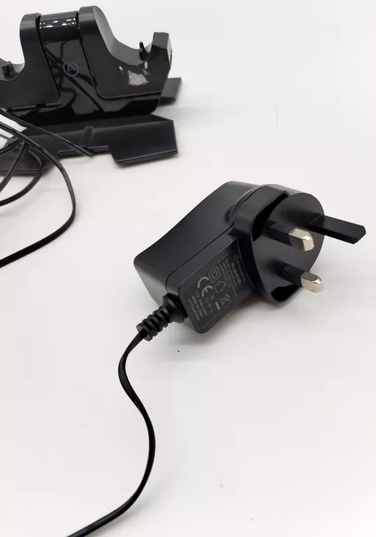 POWERA PODWÓJNA ŁADOWARKA DO PADÓW SONY PS4