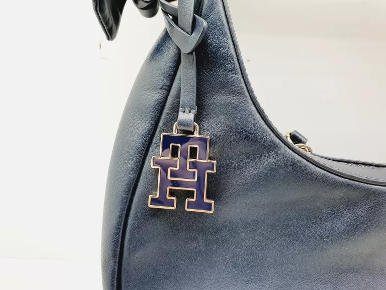 TOREBKA SKÓRZANA TOMMY HILFIGER AW0AW16073 GRANATOWA