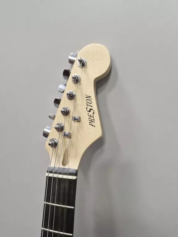GITARA ELEKTRYCZNA PRESTON + WZMACNIACZ MAX MUSIC GA-16036