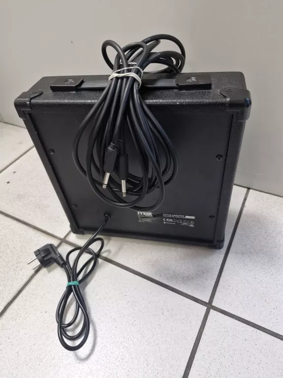 GITARA ELEKTRYCZNA PRESTON + WZMACNIACZ MAX MUSIC GA-16036