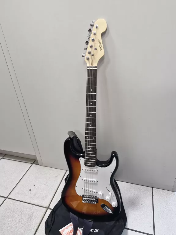 GITARA ELEKTRYCZNA PRESTON + WZMACNIACZ MAX MUSIC GA-16036