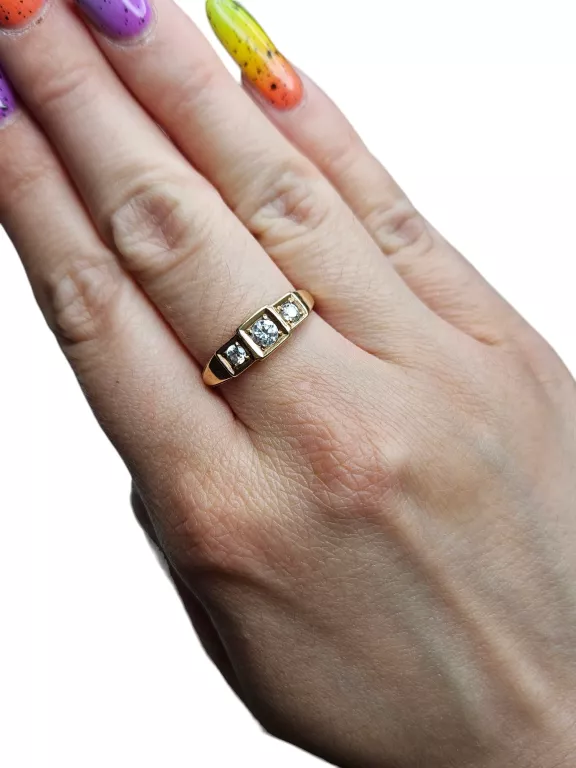 zloty-pierscionek-z-trzema-oczkami-585-381g-r21-rodzaj-2205-2