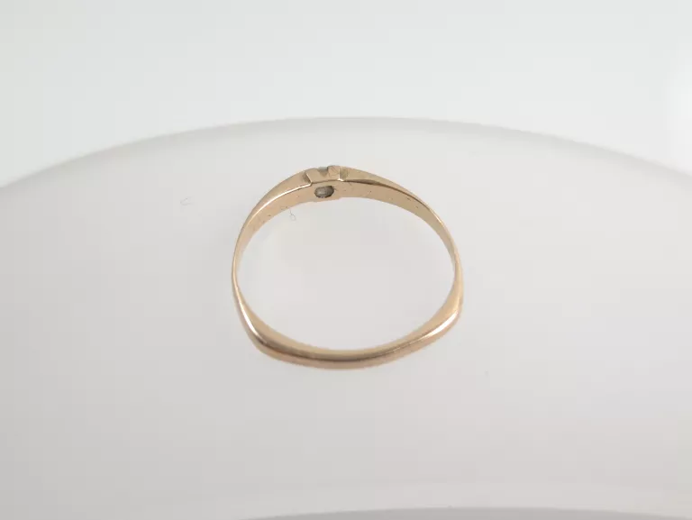 sliczny-zloty-pierscionek-z-cyrkonia-333-117g-r11-waga-100