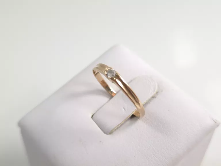 ŚLICZNY ZŁOTY PIERŚCIONEK Z CYRKONIĄ 333 1,17G R11