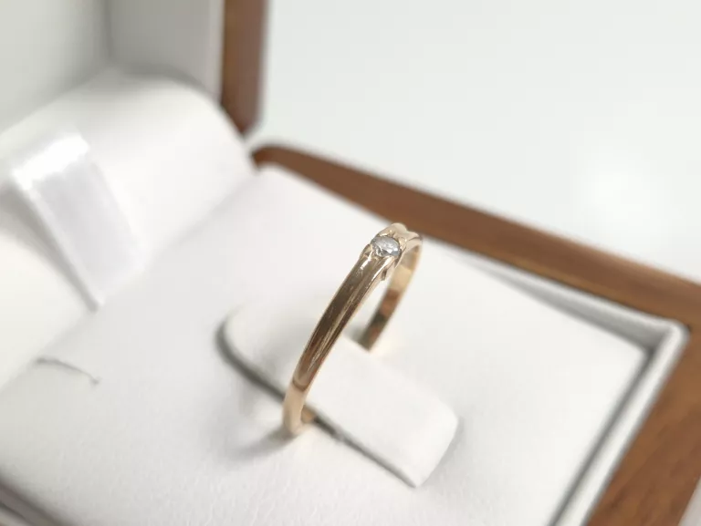 sliczny-zloty-pierscionek-z-cyrkonia-333-117g-r11-rozmiarsrednica-wew-mm-372-19