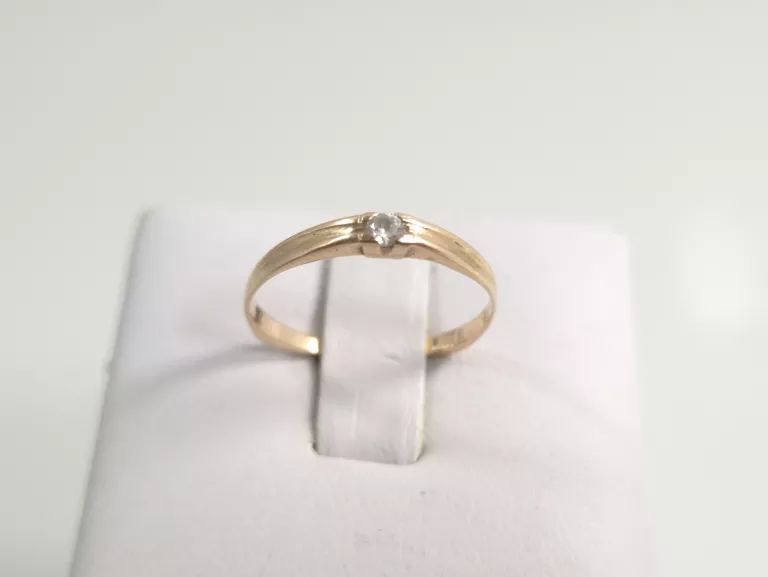 ŚLICZNY ZŁOTY PIERŚCIONEK Z CYRKONIĄ 333 1,17G R11