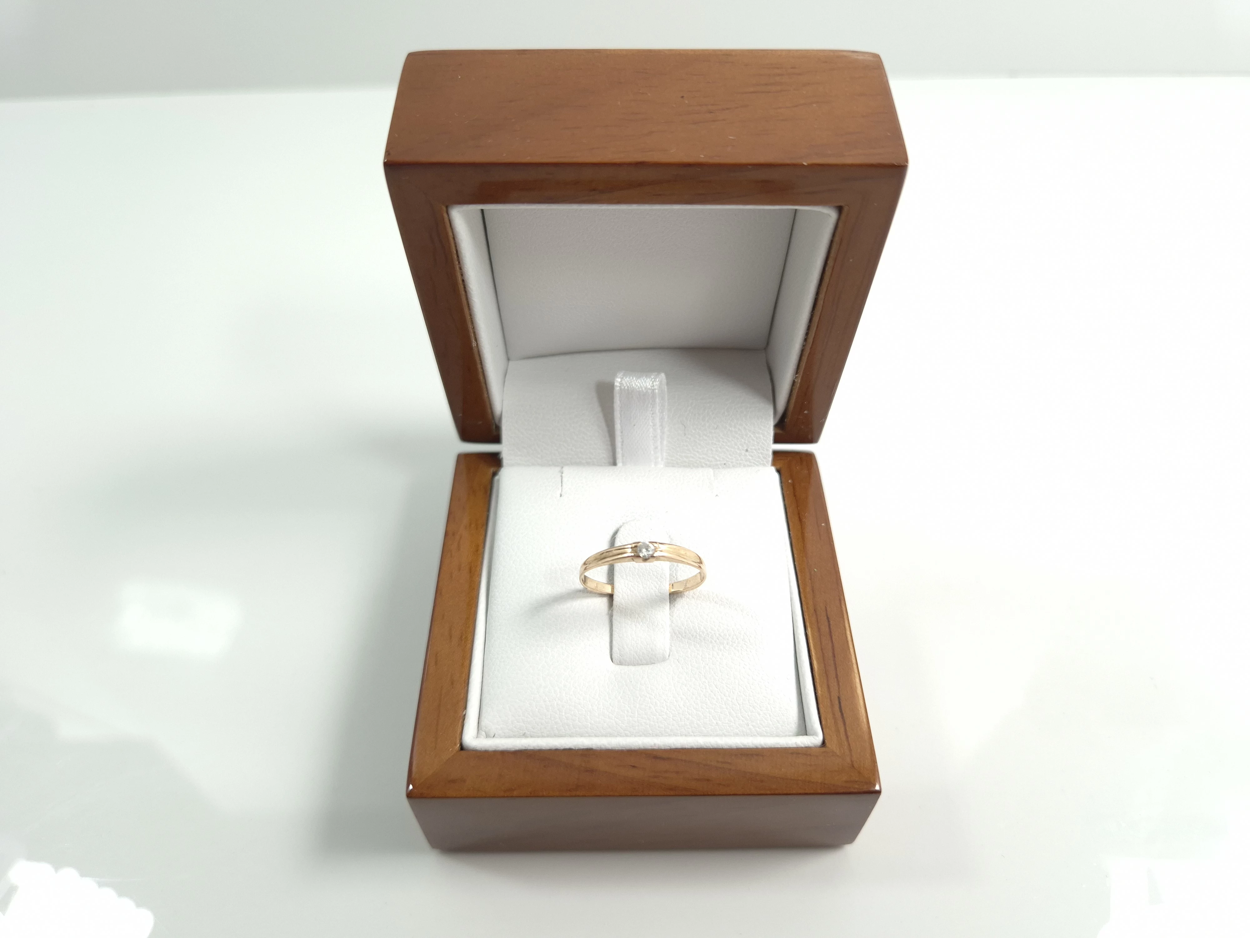 sliczny-zloty-pierscionek-z-cyrkonia-333-117g-r11-material-15835-2