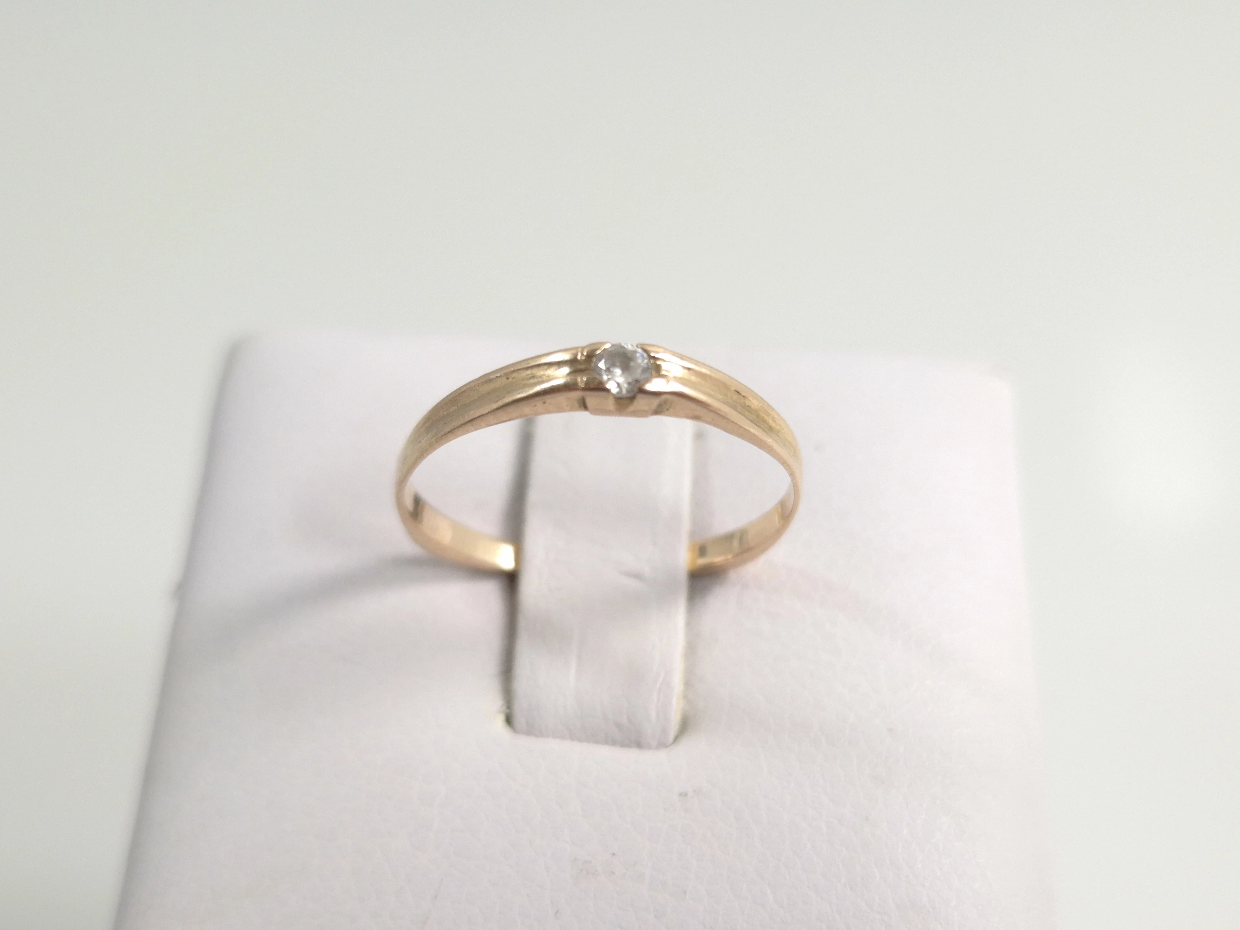 sliczny-zloty-pierscionek-z-cyrkonia-333-117g-r11-stan-11323-2