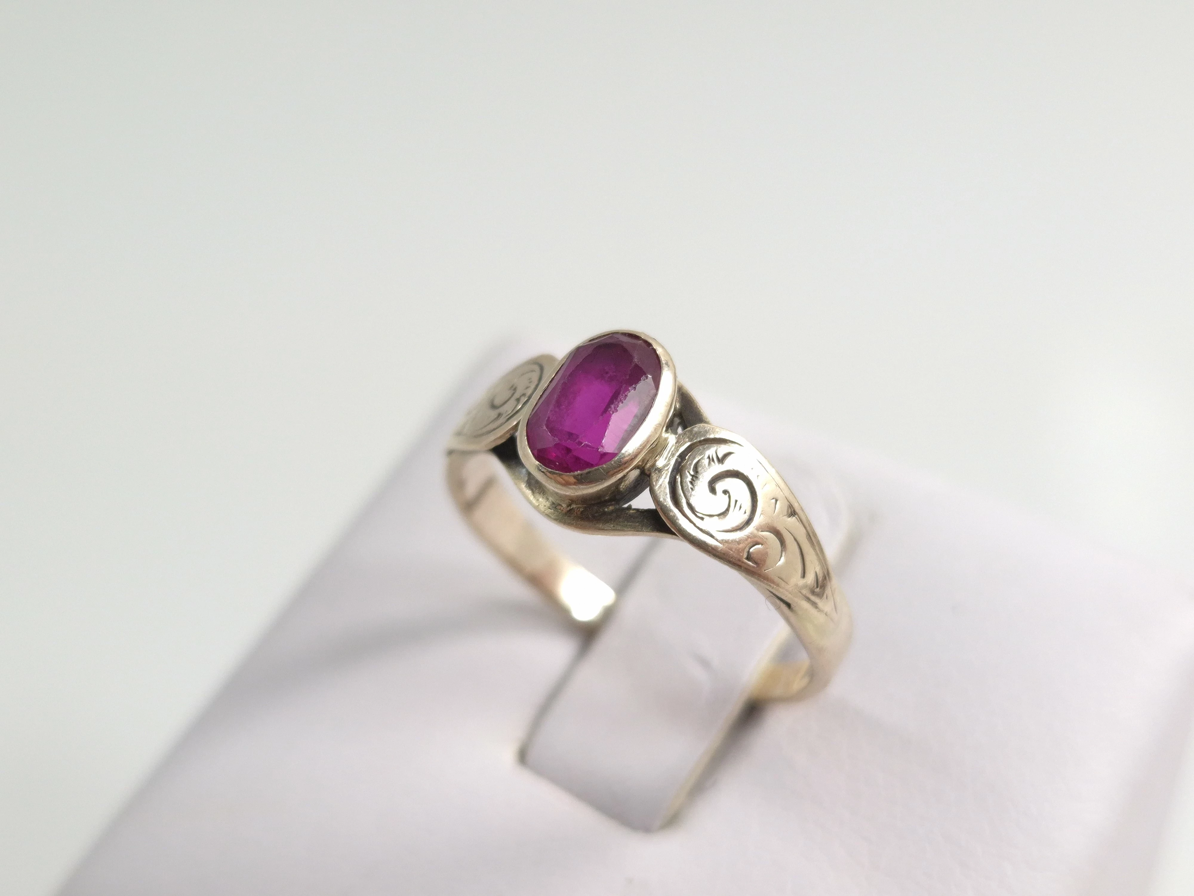 zloty-pierscionek-z-rubinem-333-8k-218g-r14-waga-110