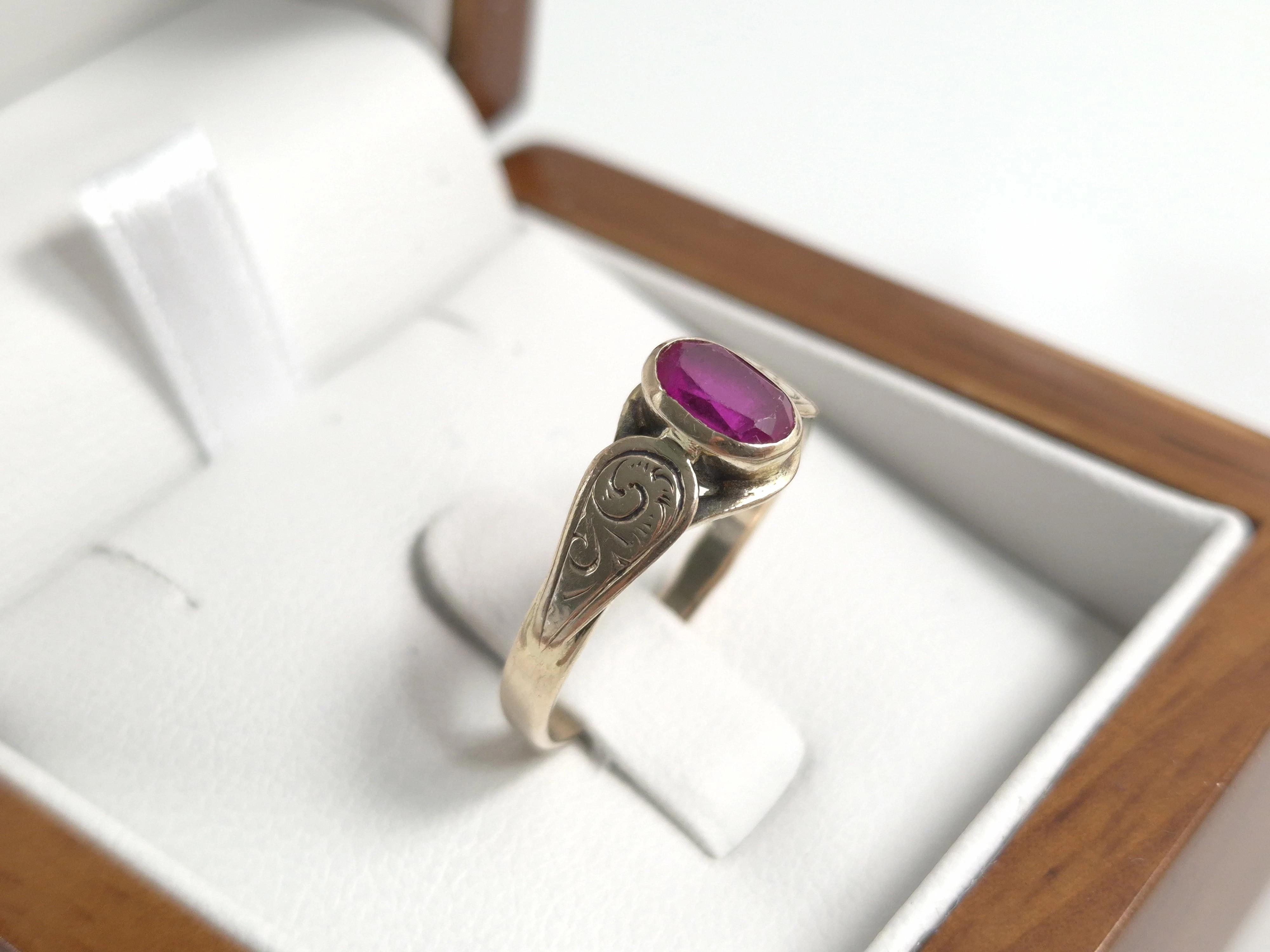 zloty-pierscionek-z-rubinem-333-8k-218g-r14-rodzaj-2205-16