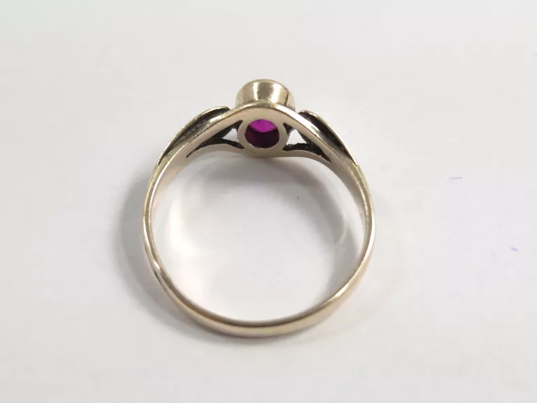 zloty-pierscionek-z-rubinem-333-8k-218g-r14-kolor-249512-1647429