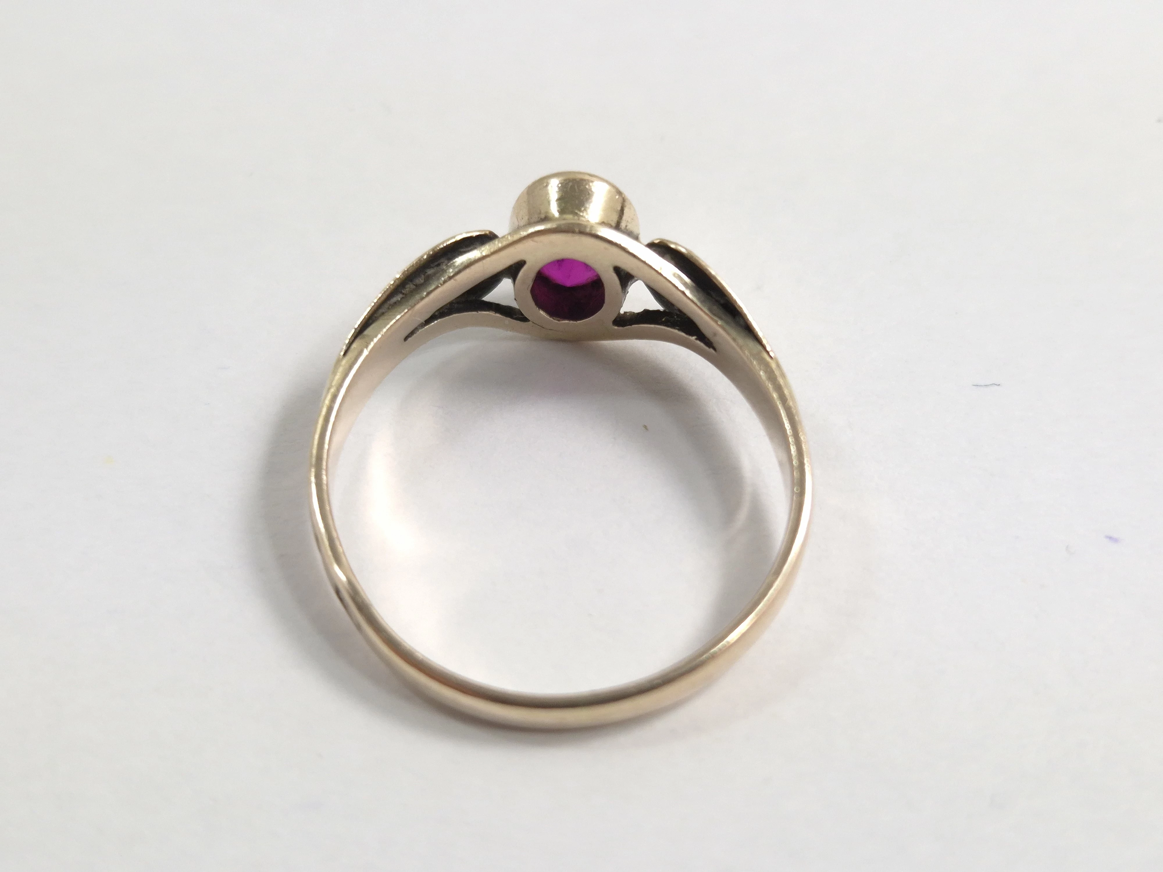 zloty-pierscionek-z-rubinem-333-8k-218g-r14-kolor-249512-1647429