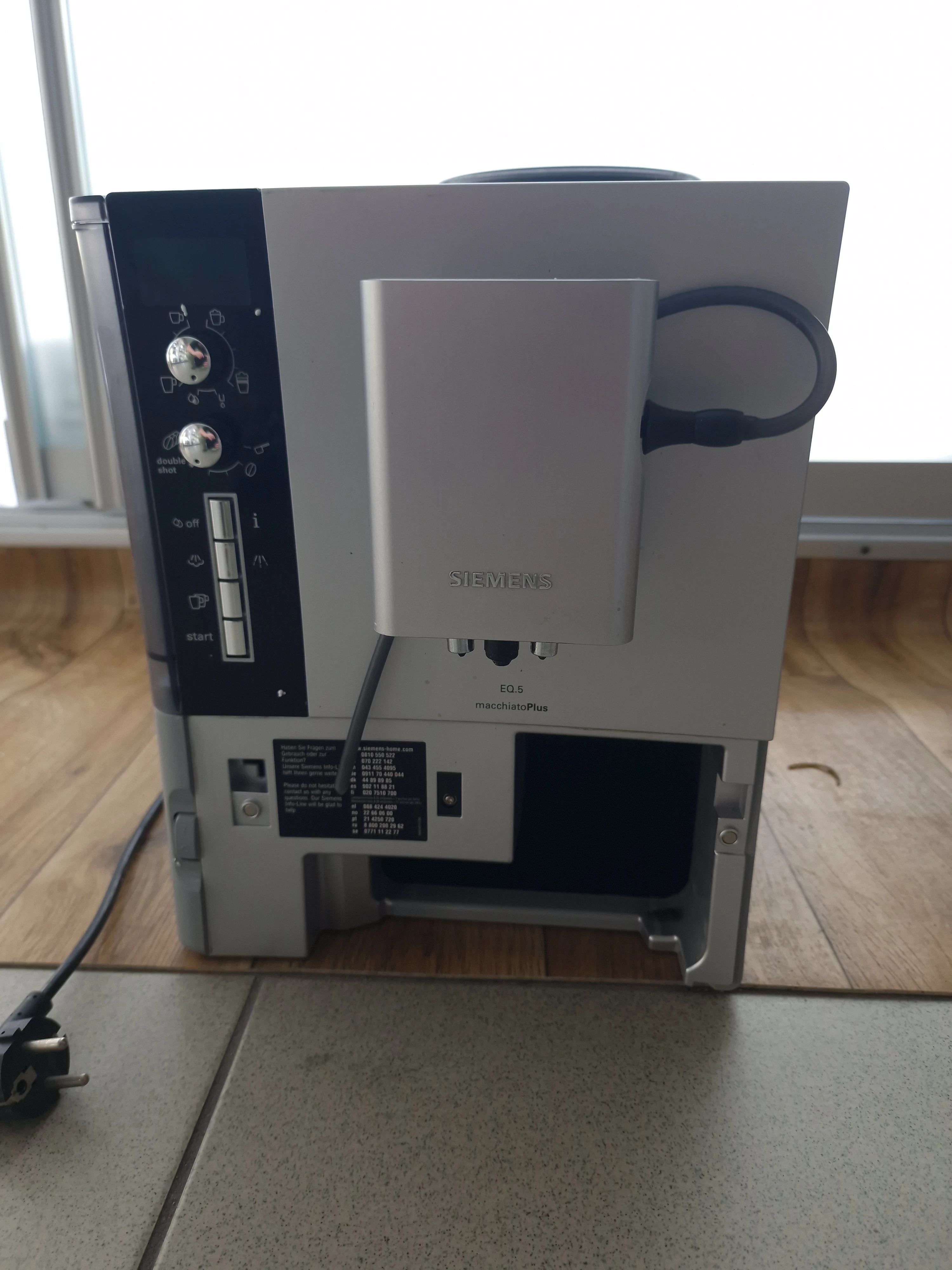 automatyczny-ekspress-do-kawy-siemens-te-515-kod-producenta-te506509de10