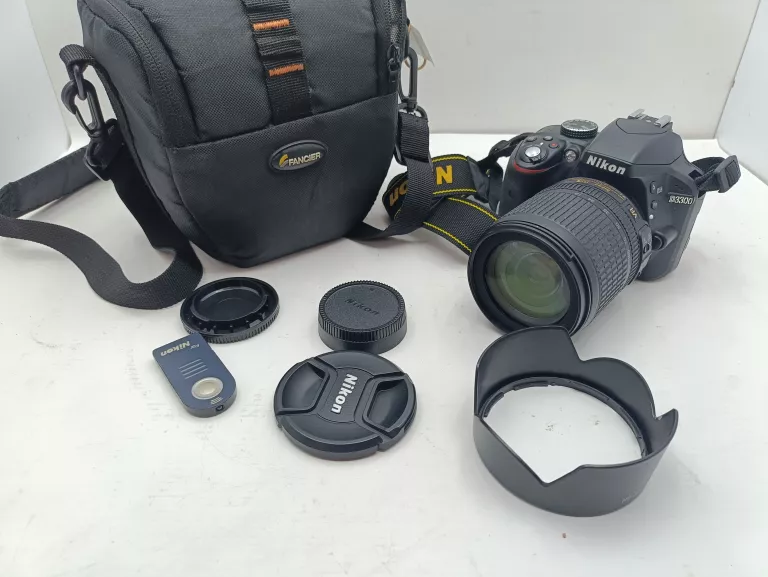 LUSTRZANKA NIKON D3300 ETUI OBIEKTYW 18-105