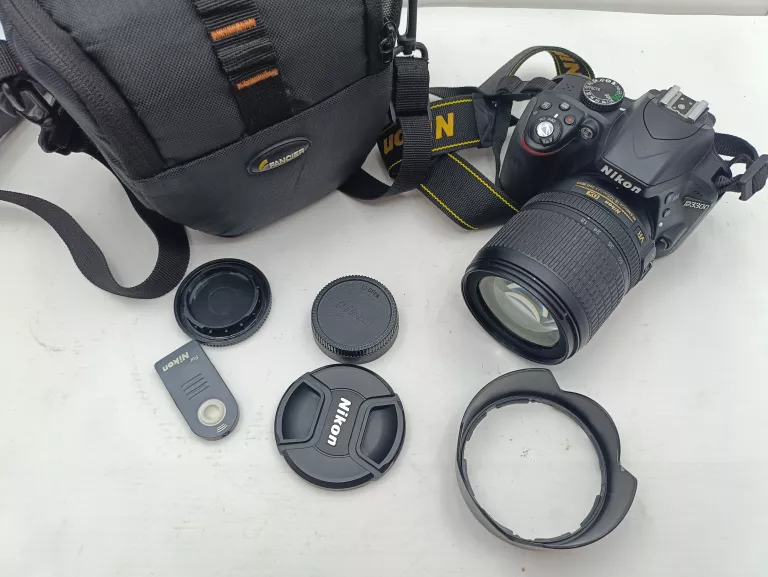 LUSTRZANKA NIKON D3300 ETUI OBIEKTYW 18-105