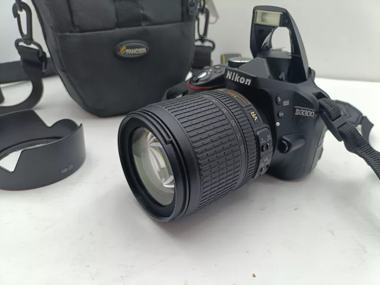 LUSTRZANKA NIKON D3300 ETUI OBIEKTYW 18-105