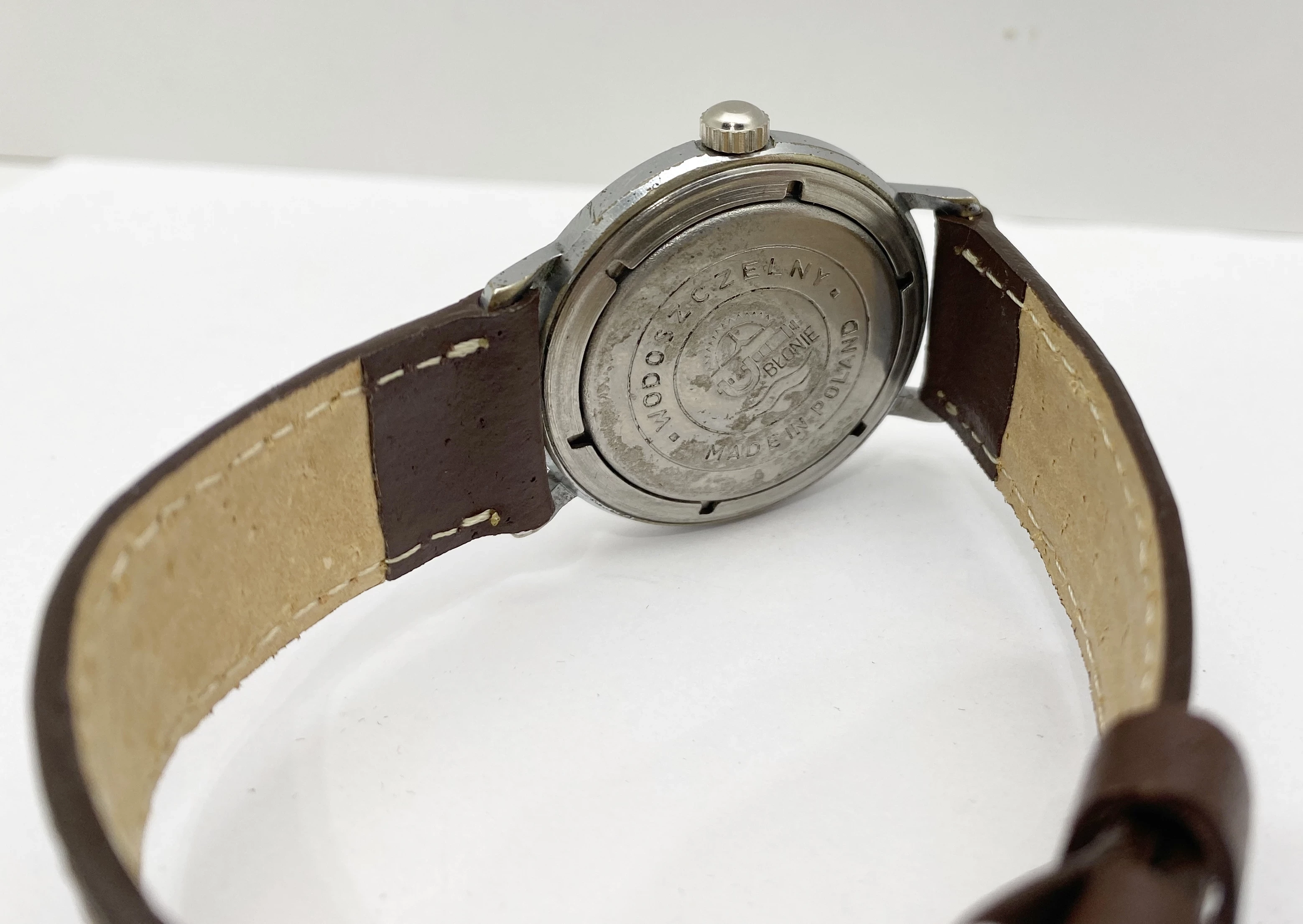 zegarek-mechaniczny-blonex-17-kamieni-blonie-made-in-poland-ksztalt-koperty-okragla