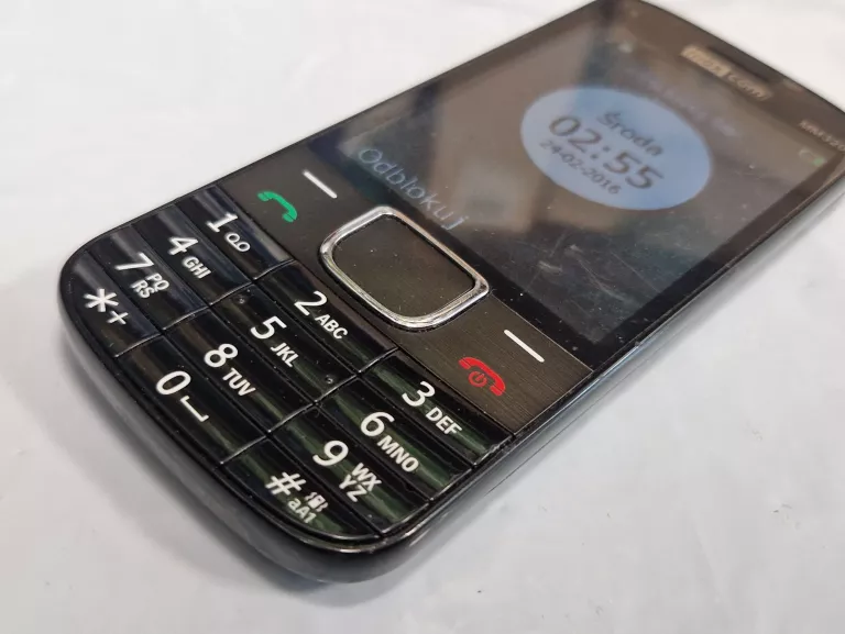 TELEFON MAXCOM MM320