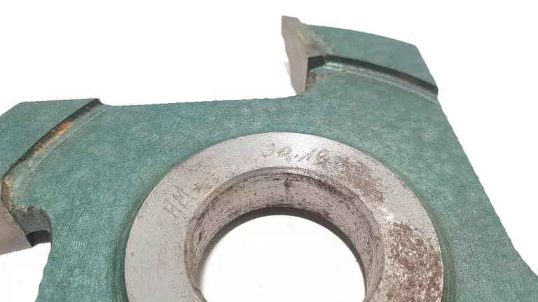 frez-profilowy-do-drewna-renatex-144x1930mm-hm-oderwany-1-grot-marka-248811-1218643