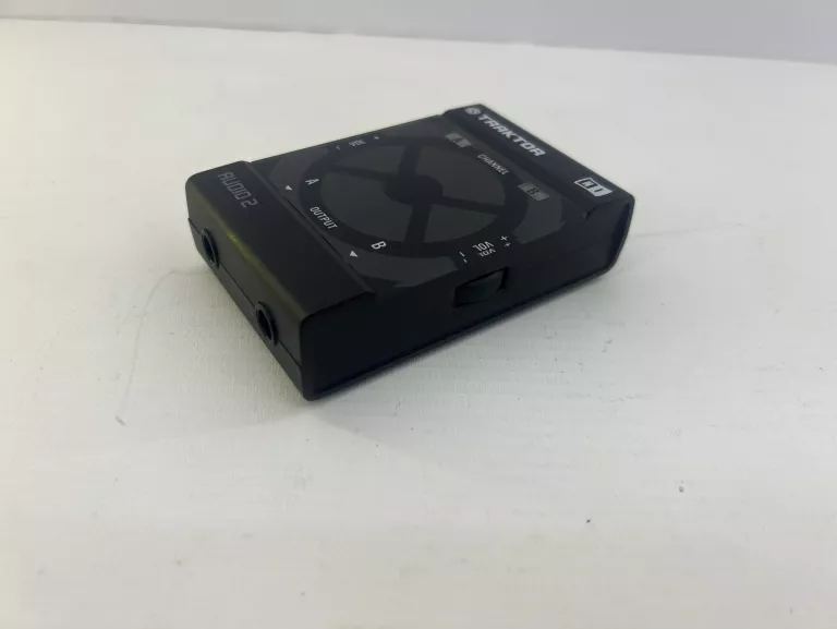 NATIVE INSTRUMENTS TRAKTOR AUDIO 2
