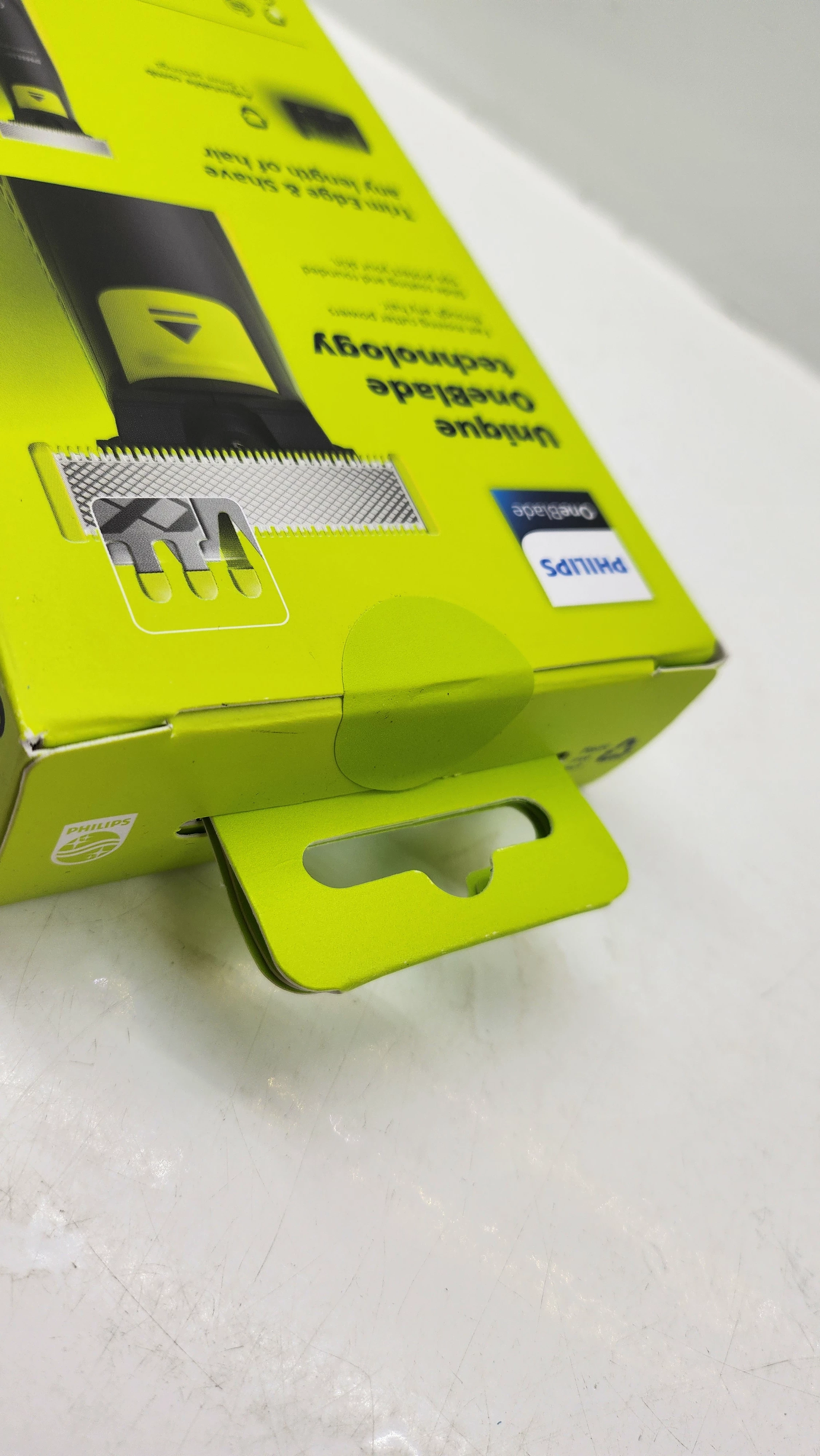 trymermaszynka-philips-onblade-qp272420-trymer-tak