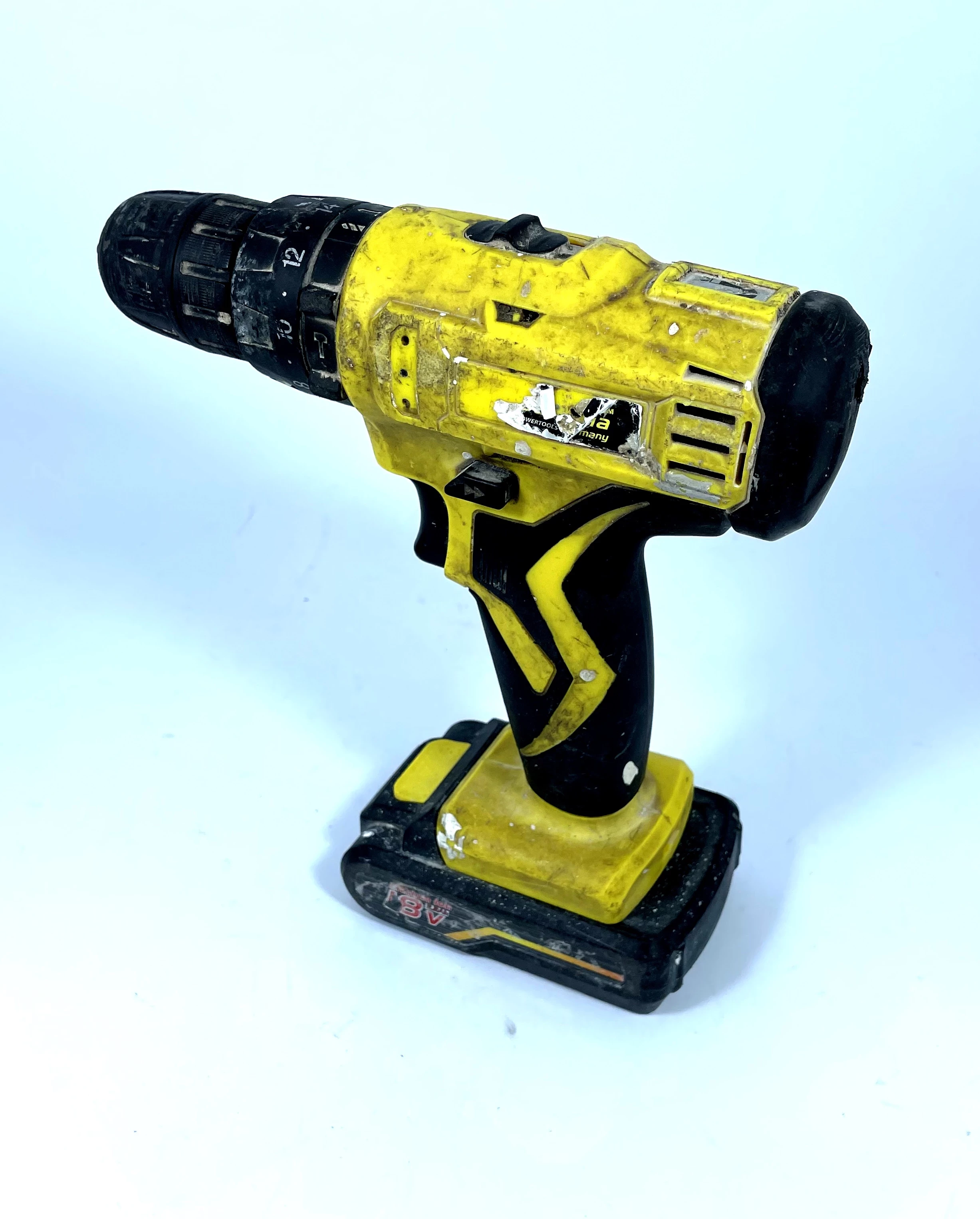 wkretarka-bawaria-cd310-li-walizka-uszkodzona-pojemnosc-akumulatora-0