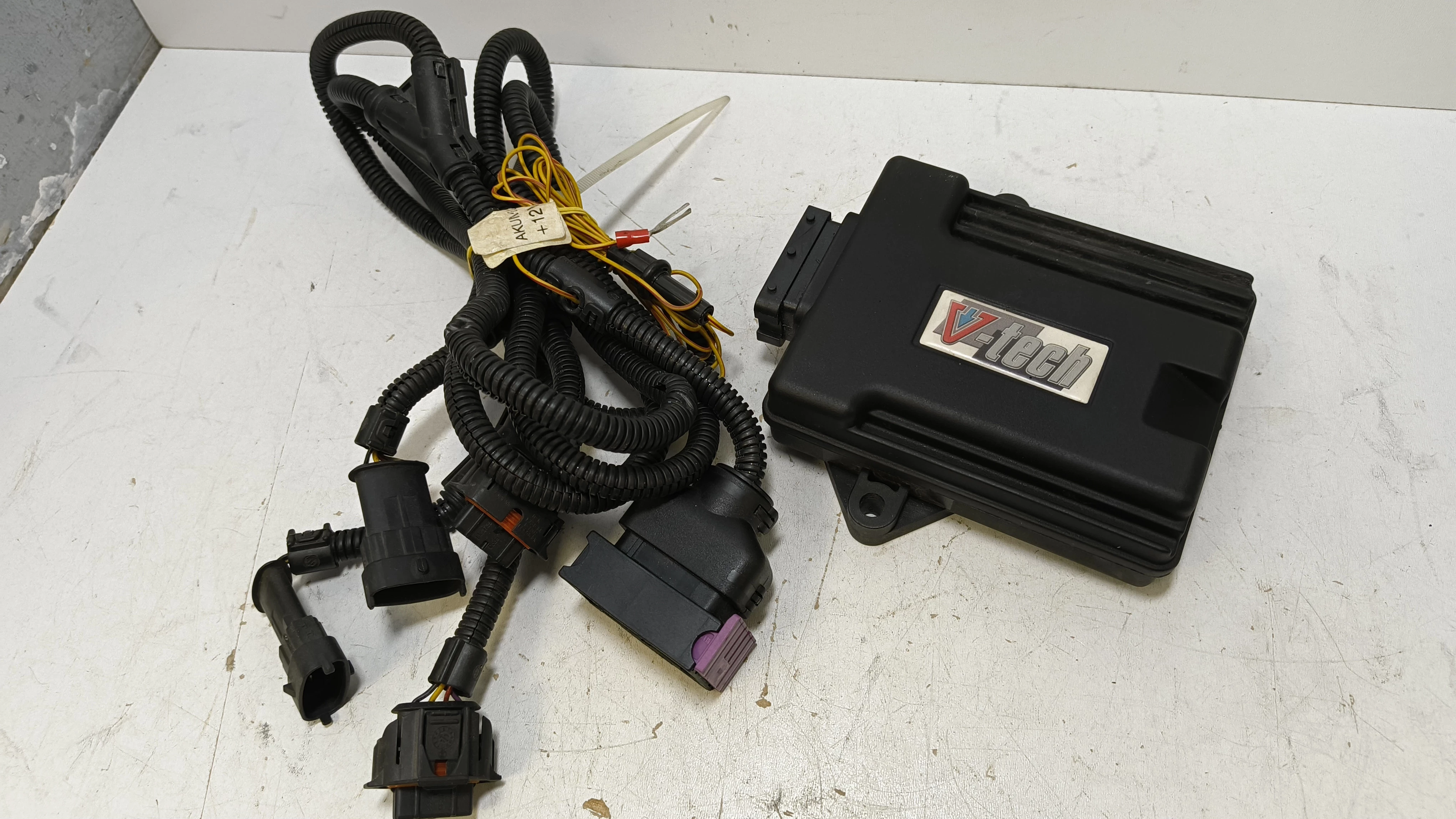 v-tech-powerbox-elite-kable-osiedle-niepodleglosci-1-krakow