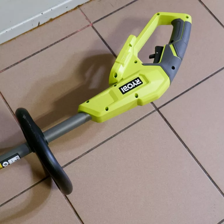 PODKASZARKA AKUMULATOROWA RYOBI RY18LT33A