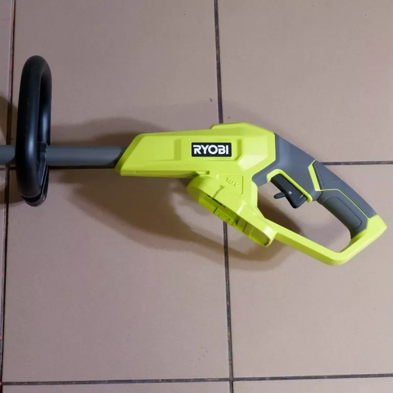 PODKASZARKA AKUMULATOROWA RYOBI RY18LT33A
