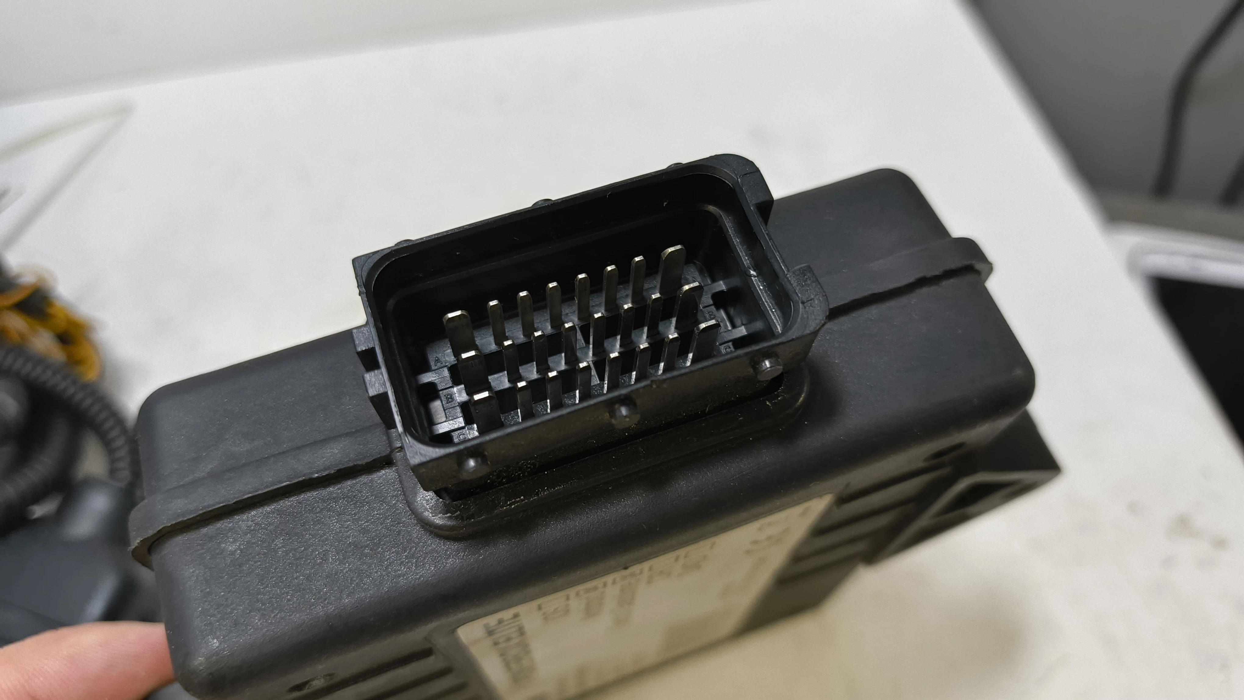 v-tech-powerbox-elite-kable-stan-uzywany