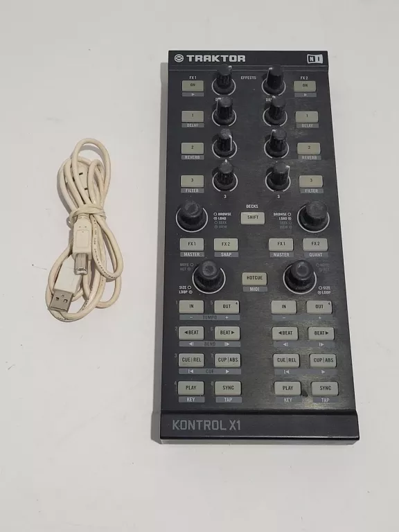 KONTROLER DJ TRAKTOR MODEL KONTROL X1 HW