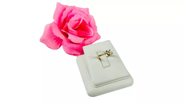 zloty-pierscionek-cyrkonia-proba-585-250g-r16-stan-1010-rozmiarsrednica-wew-mm-372-16