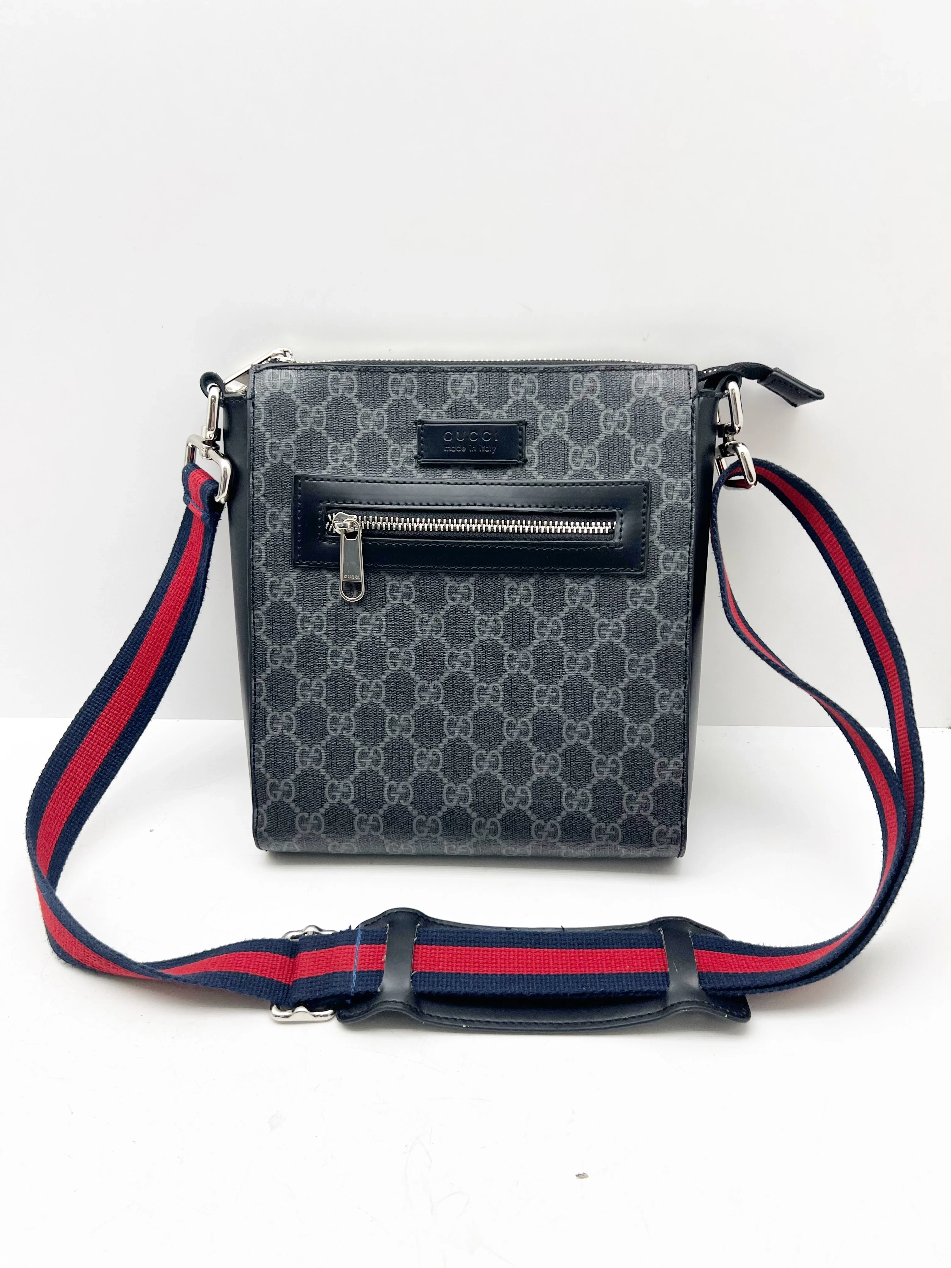 torba-saszetka-gucci-monogram-pilsudskiego-86-wroclaw