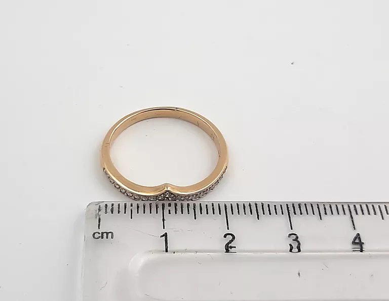 ZŁOTY PIERŚCIONEK Z CYRKONIAMI P585 2,26G R18