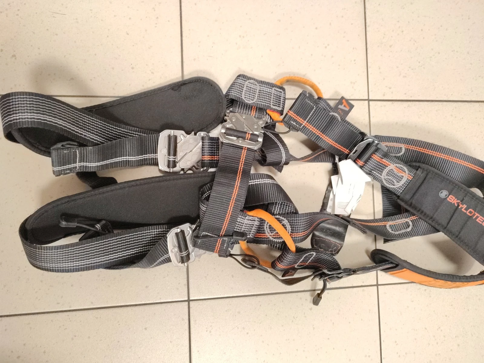 uprzeze-skylotec-ignite-neon-m-xxl-i-bloczek-zabezpieczajacy-certyfikaty-zgodnosci-218669-1