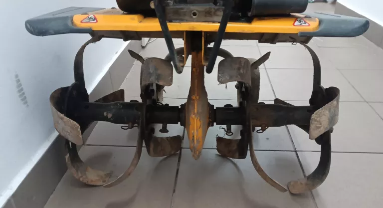 GLEBOGRYZARKA SPALINOWA STIGA JB51