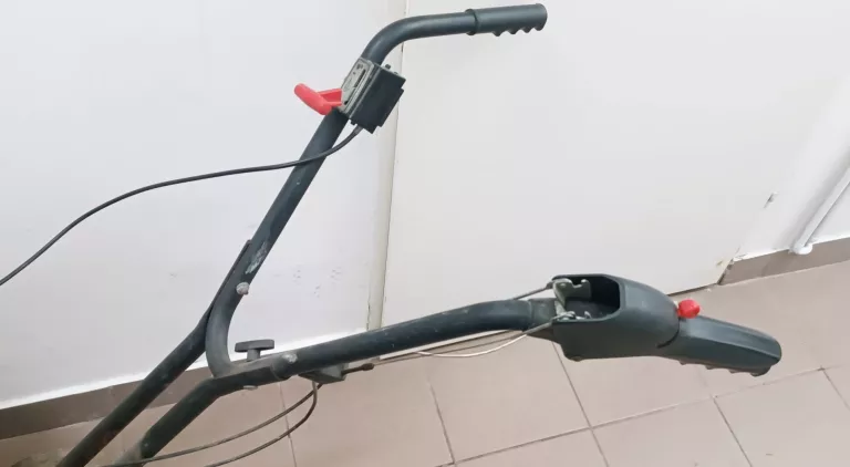 GLEBOGRYZARKA SPALINOWA STIGA JB51