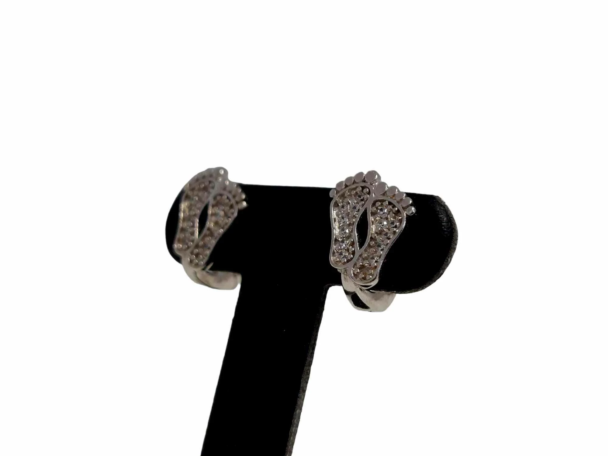 urocze-srebrne-kolczyki-stopki-rodzaj-zapiecia-2207-4