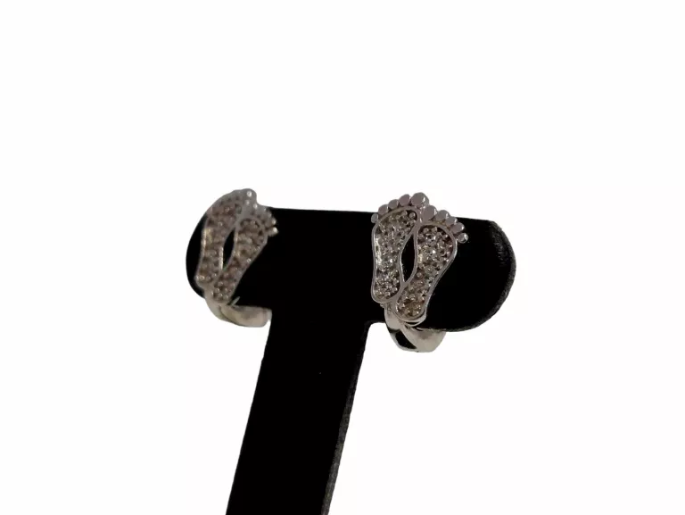 urocze-srebrne-kolczyki-stopki-rodzaj-zapiecia-2207-4