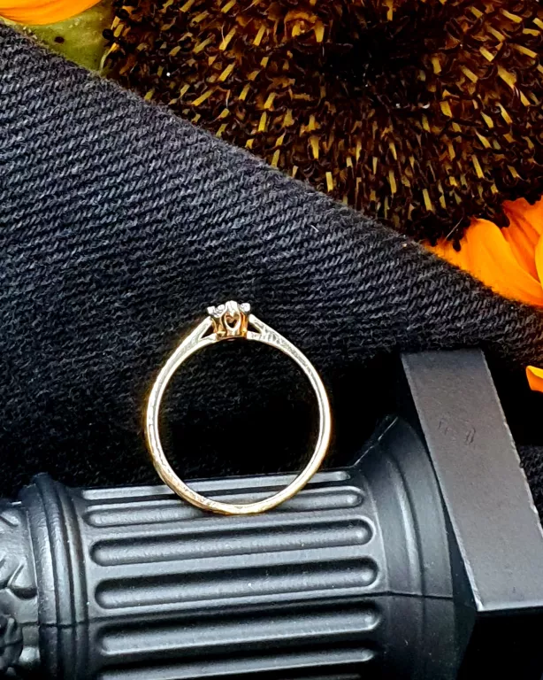 zloty-585-pierscionek-z-brylantem-010ct-162g-kamien-brylant