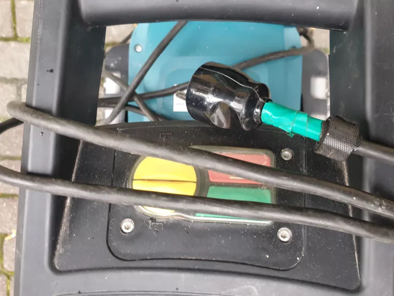 MAKITA UD2500 ROZDRABNIARKA DO GAŁĘZI 2500W