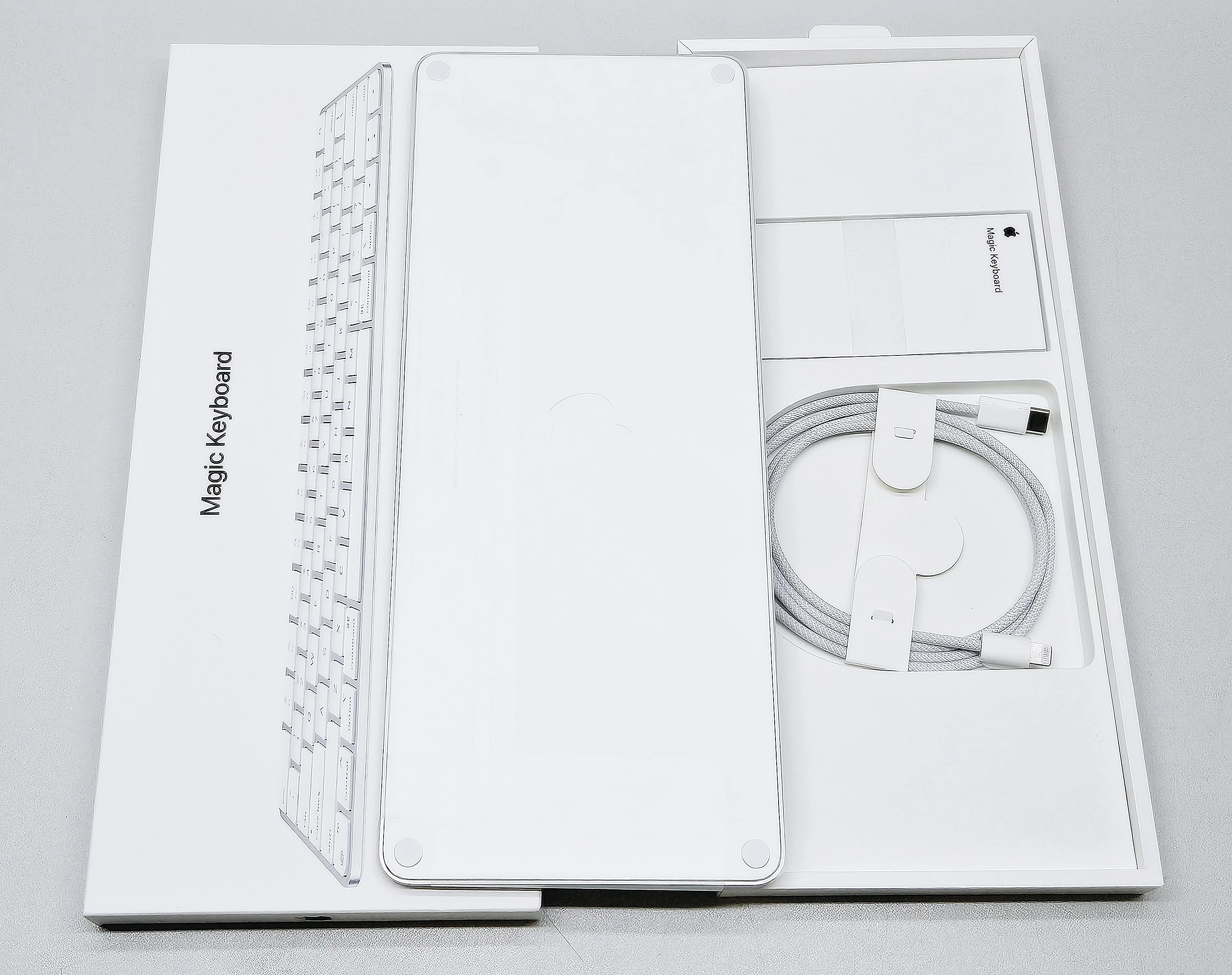 apple-klawiatura-a2450-stan-powystawowy