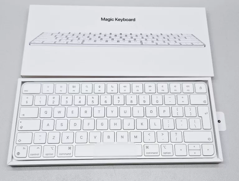 apple-klawiatura-a2450-wojanowska-13-wroclaw