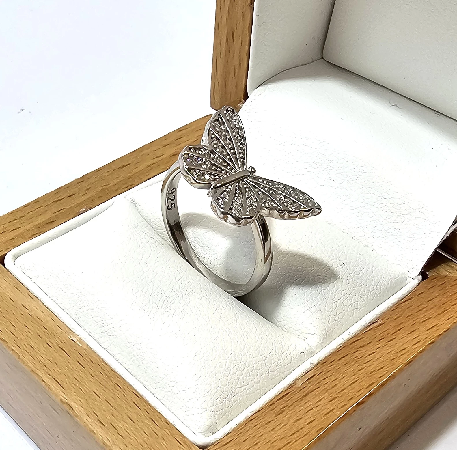 925-uroczy-pierscionek-motyl-r1537g-kolor-dominujacy-srebrny