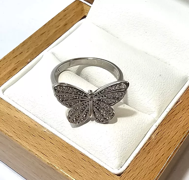 925 UROCZY PIERŚCIONEK MOTYL R.15/3,7G